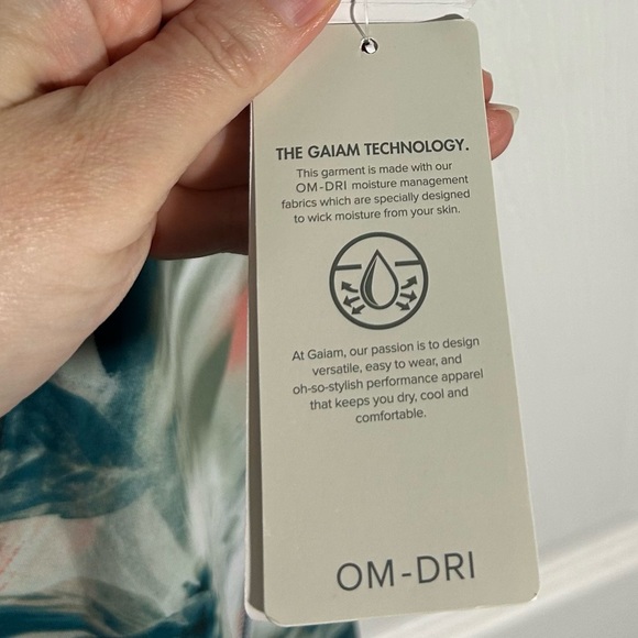 Gaiam Woman’s Dragonfly Shine Bra Tank. Size XS. Emerson Print. OM-DRI - Picture 16 of 16